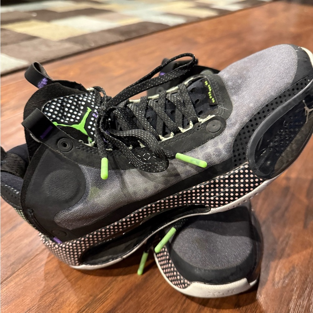 Jordan Kids Sneakers in Black and Neon Green